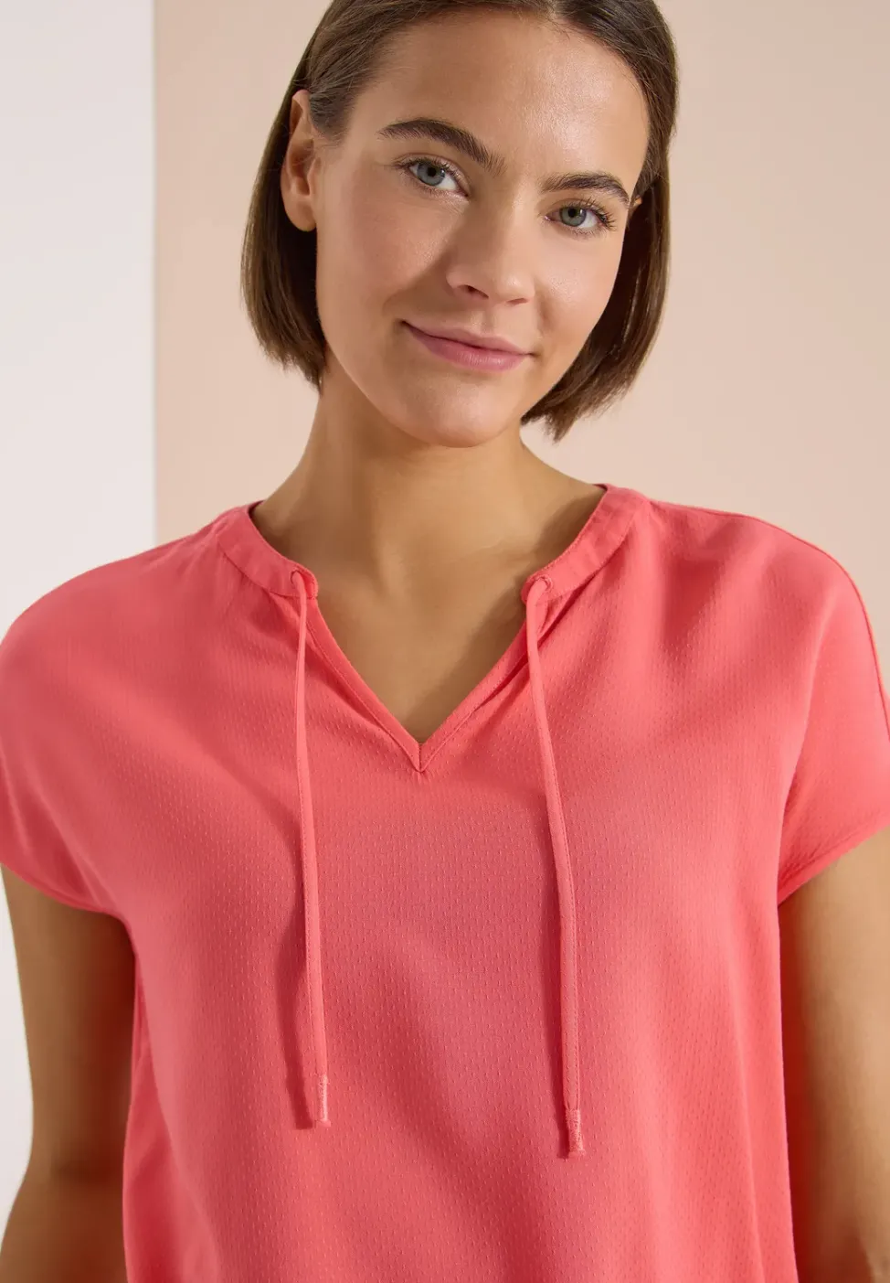 Kurzarm Bluse mit Strukturmix