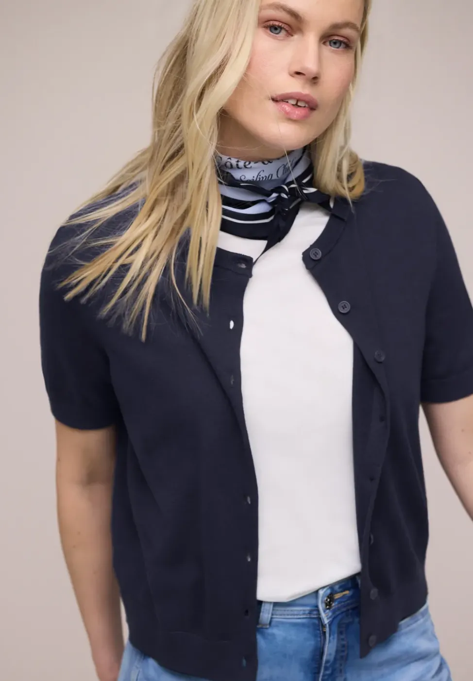 Kurzarm Cardigan mit Rundhals