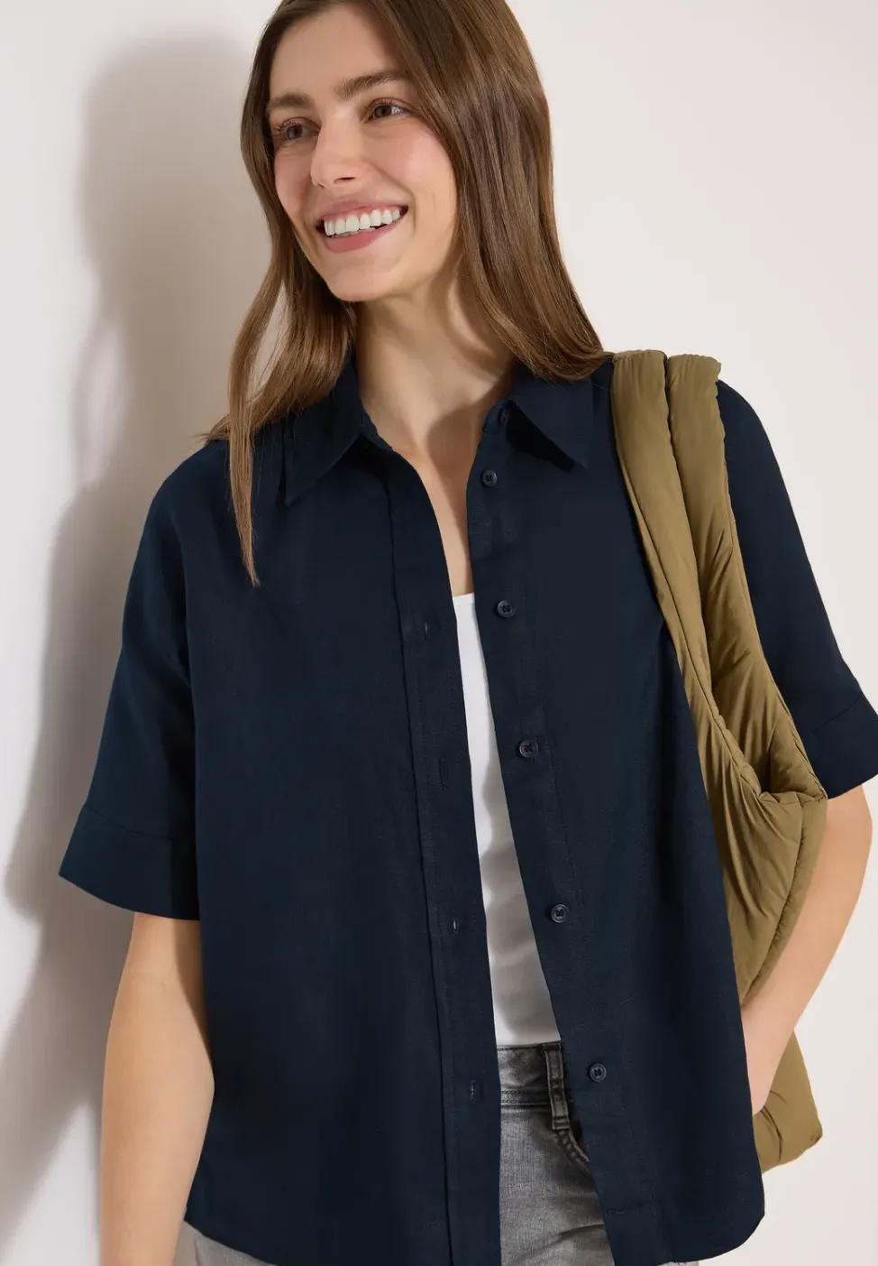 Kurzarm Hemdbluse aus reinem Leinen