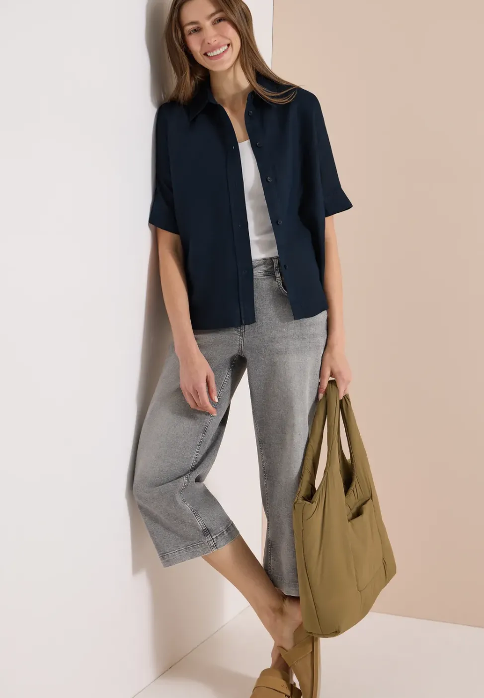 Kurzarm Hemdbluse aus reinem Leinen