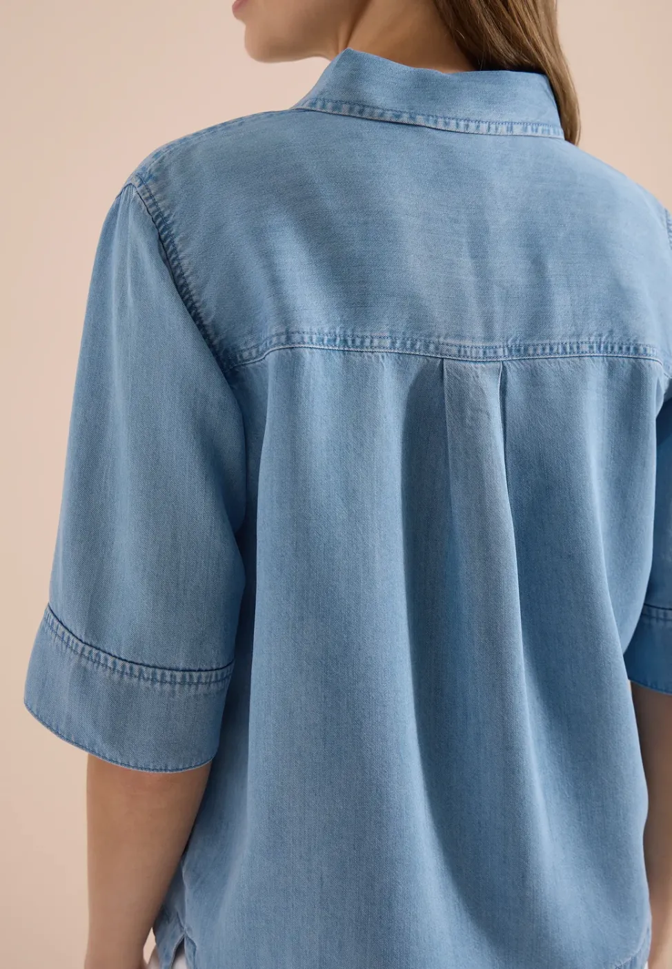 Kurzarm Hemdbluse im Denim-Look