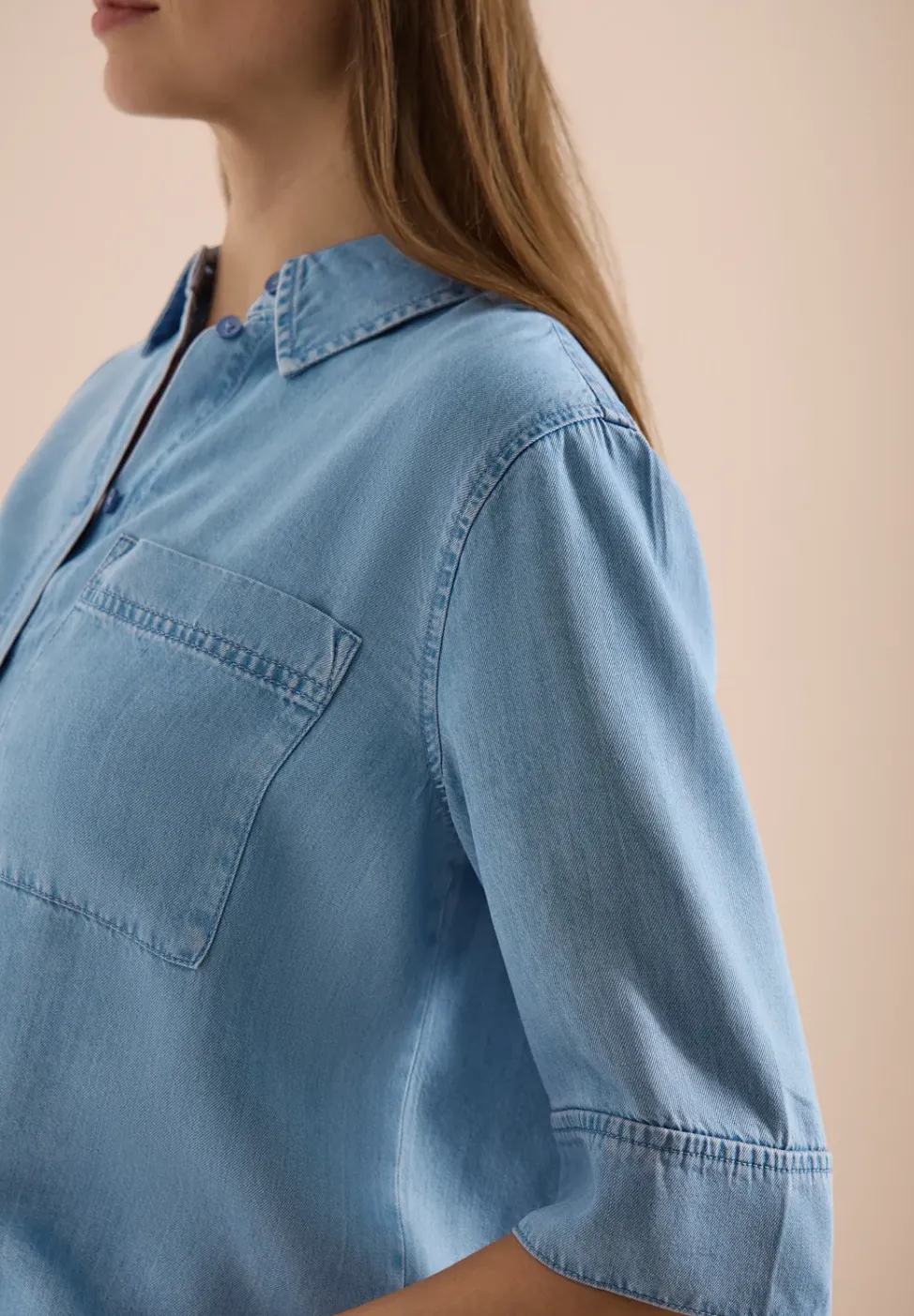 Kurzarm Hemdbluse im Denim-Look