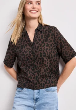 Kurzarm Hemdbluse mit Leo-Muster