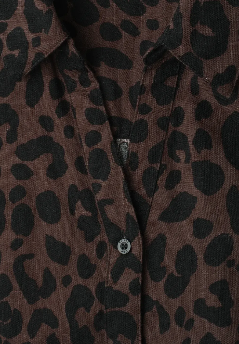 Kurzarm Hemdbluse mit Leo-Muster