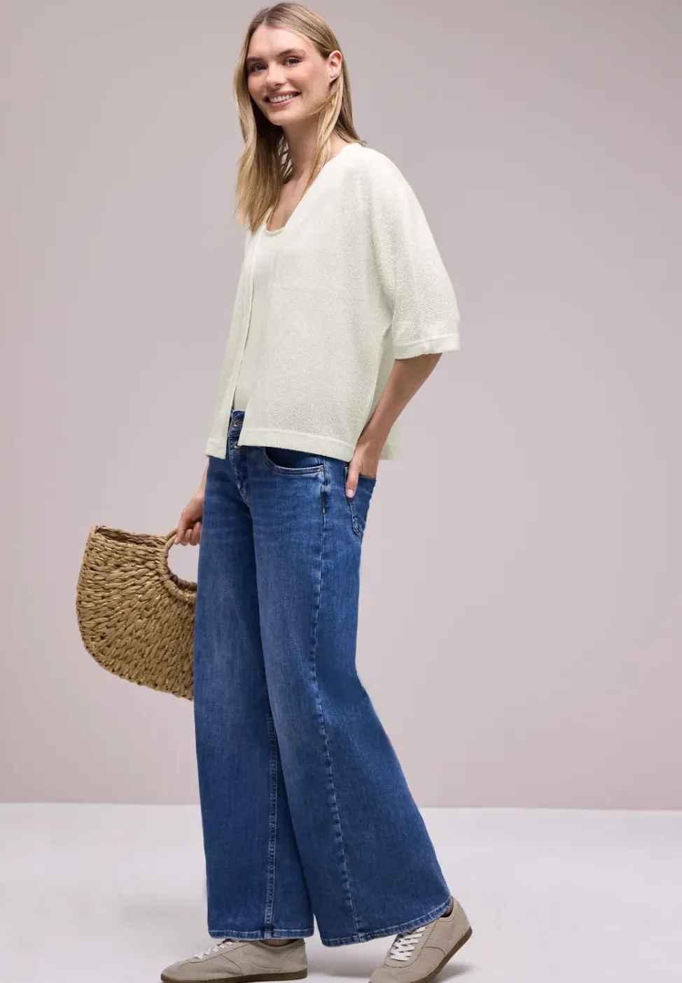 Kurzarm Jacke im Strick-Look mit Glitzer
