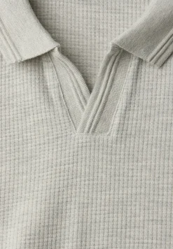Kurzarm Poloshirt mit feiner Struktur