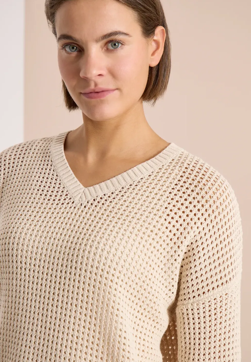 Kurzarm Pullover im Crochet-Look