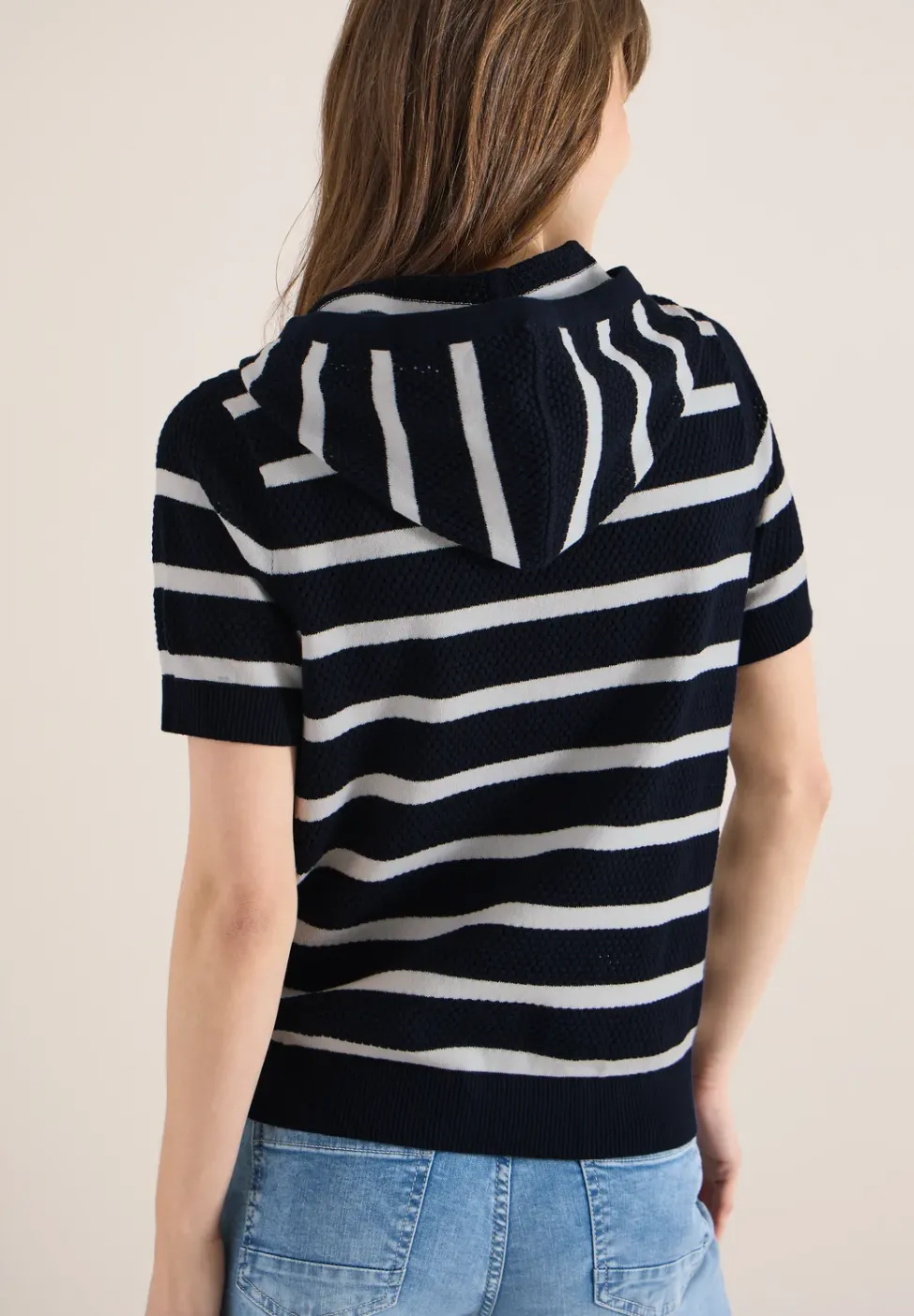 Kurzarm Pullover mit Kapuze