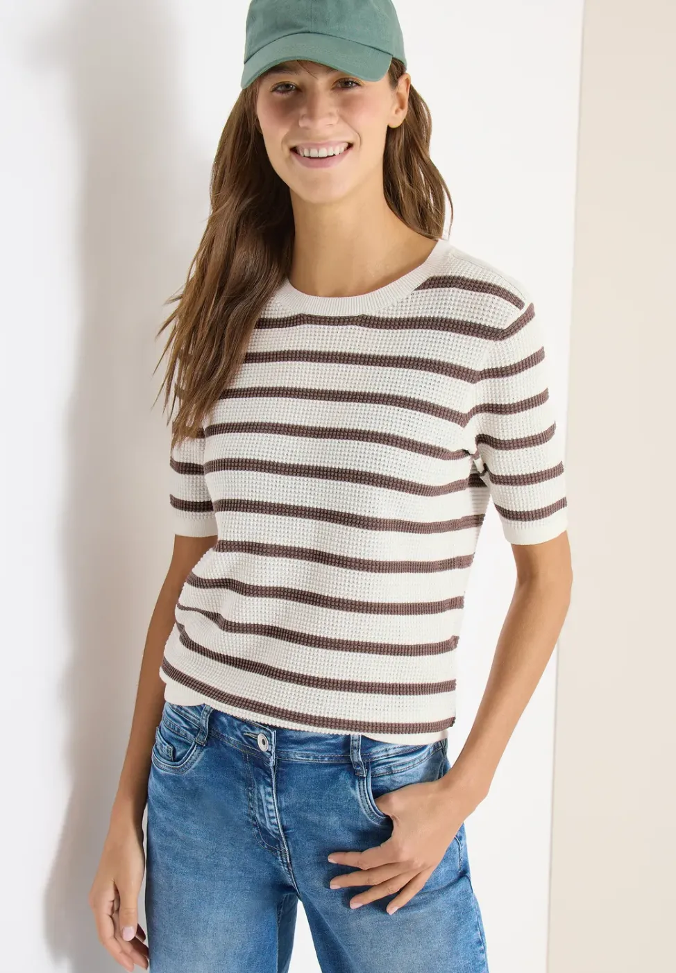 Kurzarm Pullover mit Struktur und Streifen