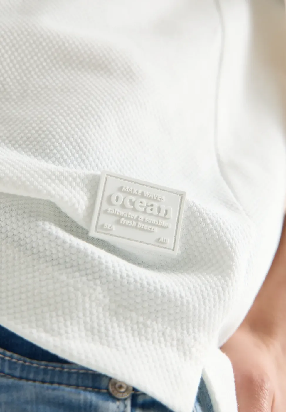 Kurzarm Shirt mit Kapuze und Rippdetails