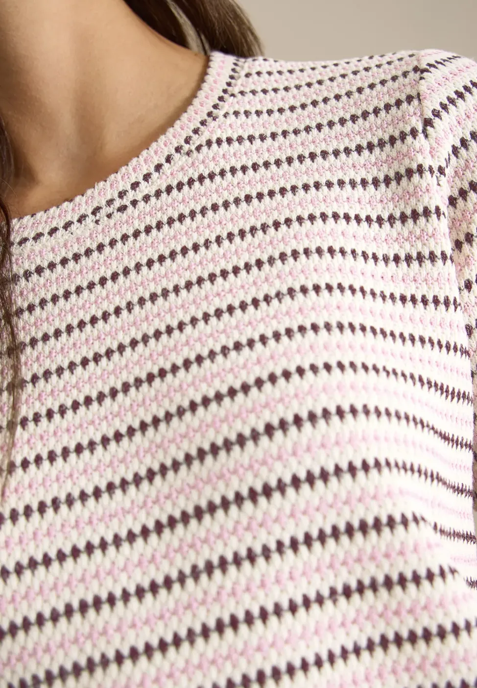 Kurzarm Shirt mit Rundhals und Struktur