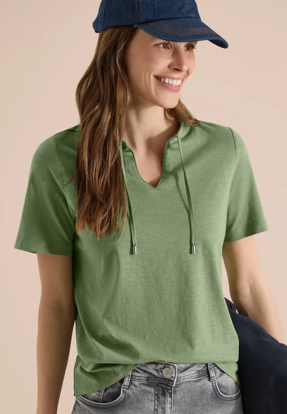 Kurzarm Shirt mit Split Neck