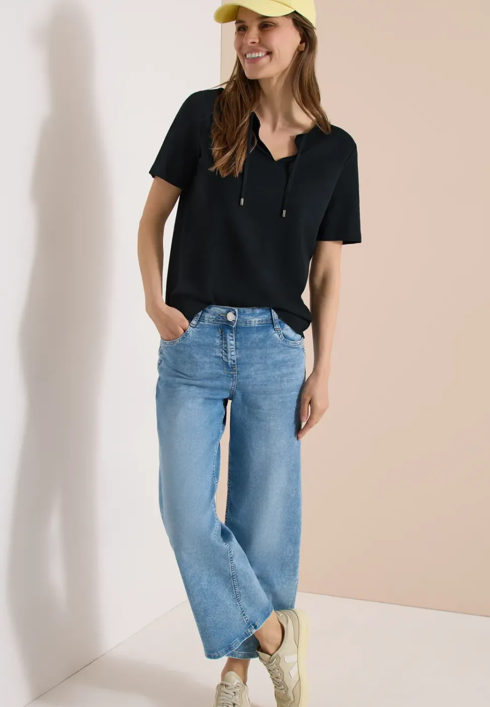 Kurzarm Shirt mit Split Neck