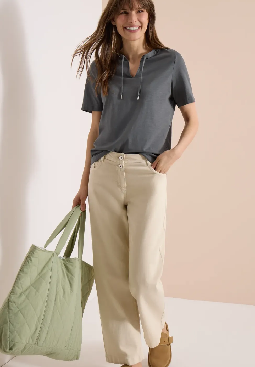 Kurzarm Shirt mit Split Neck