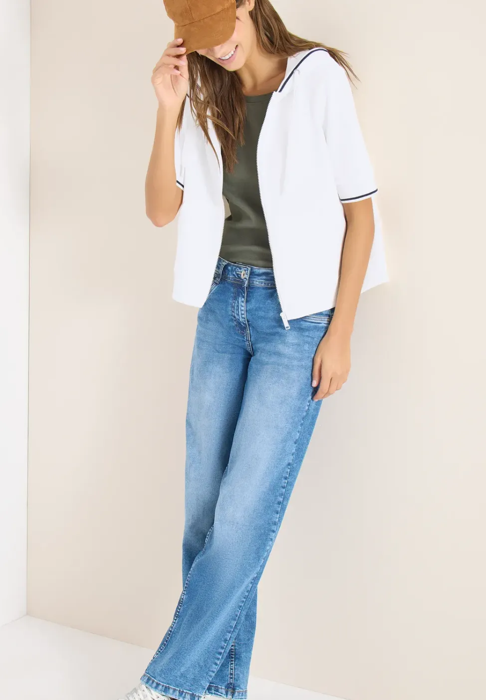 Kurzarm Sweatjacke mit Kapuze
