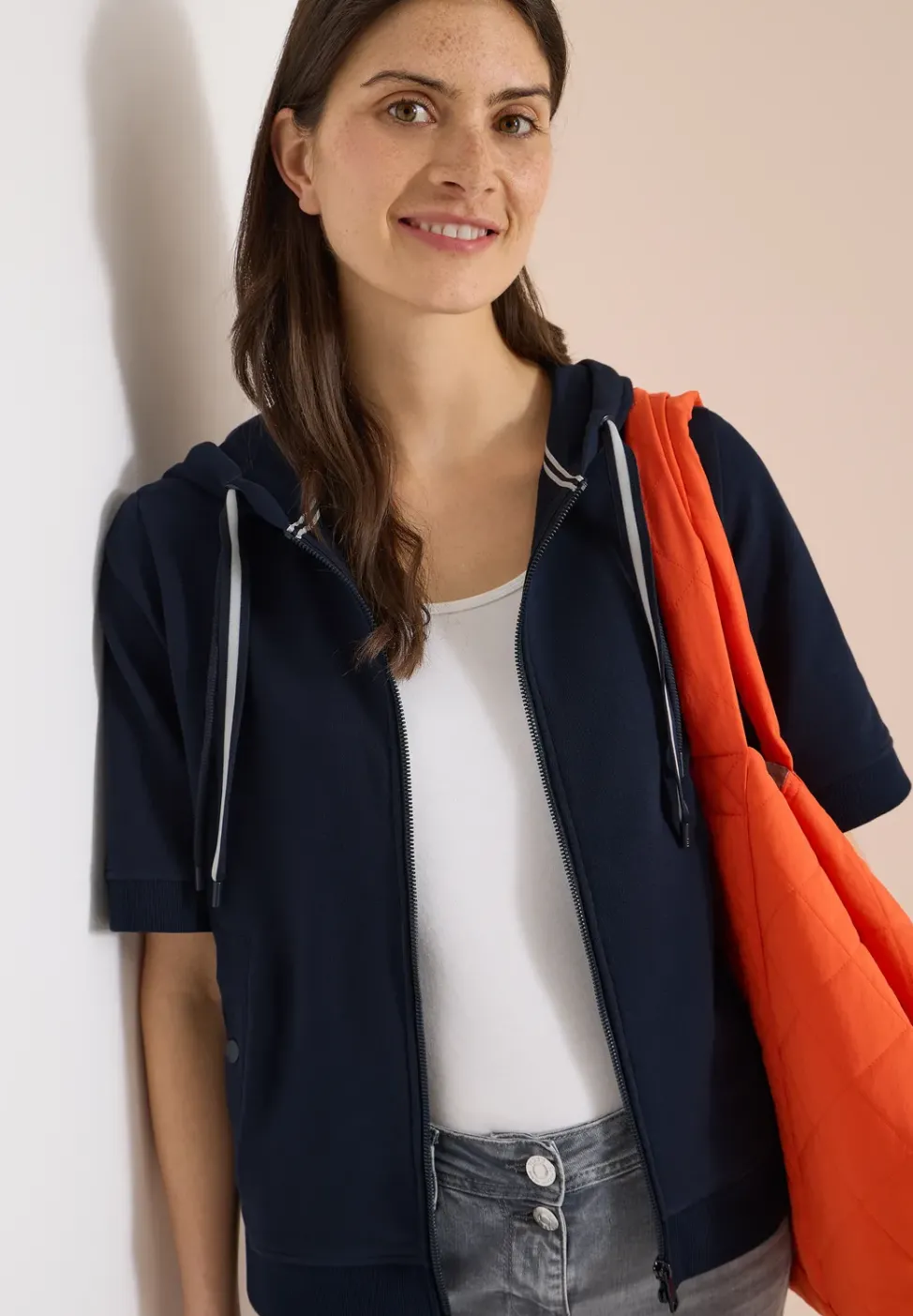 Kurzarm Sweatjacke mit Kapuze