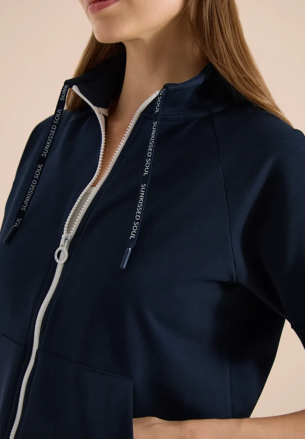 Kurzarm Sweatjacke mit Zipper
