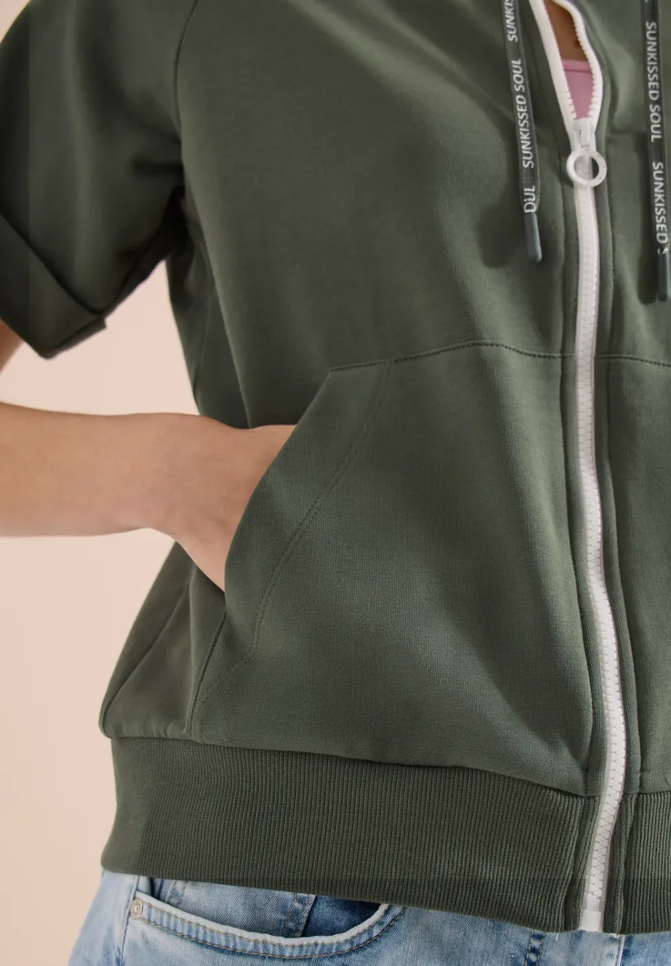 Kurzarm Sweatjacke mit Zipper