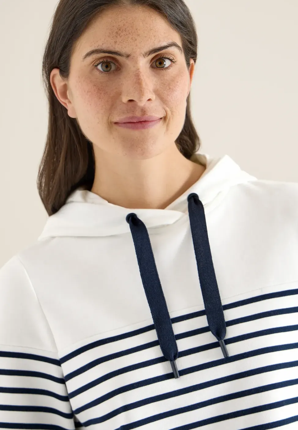 Kurzarm Sweatshirt mit Kapuze und Streifen
