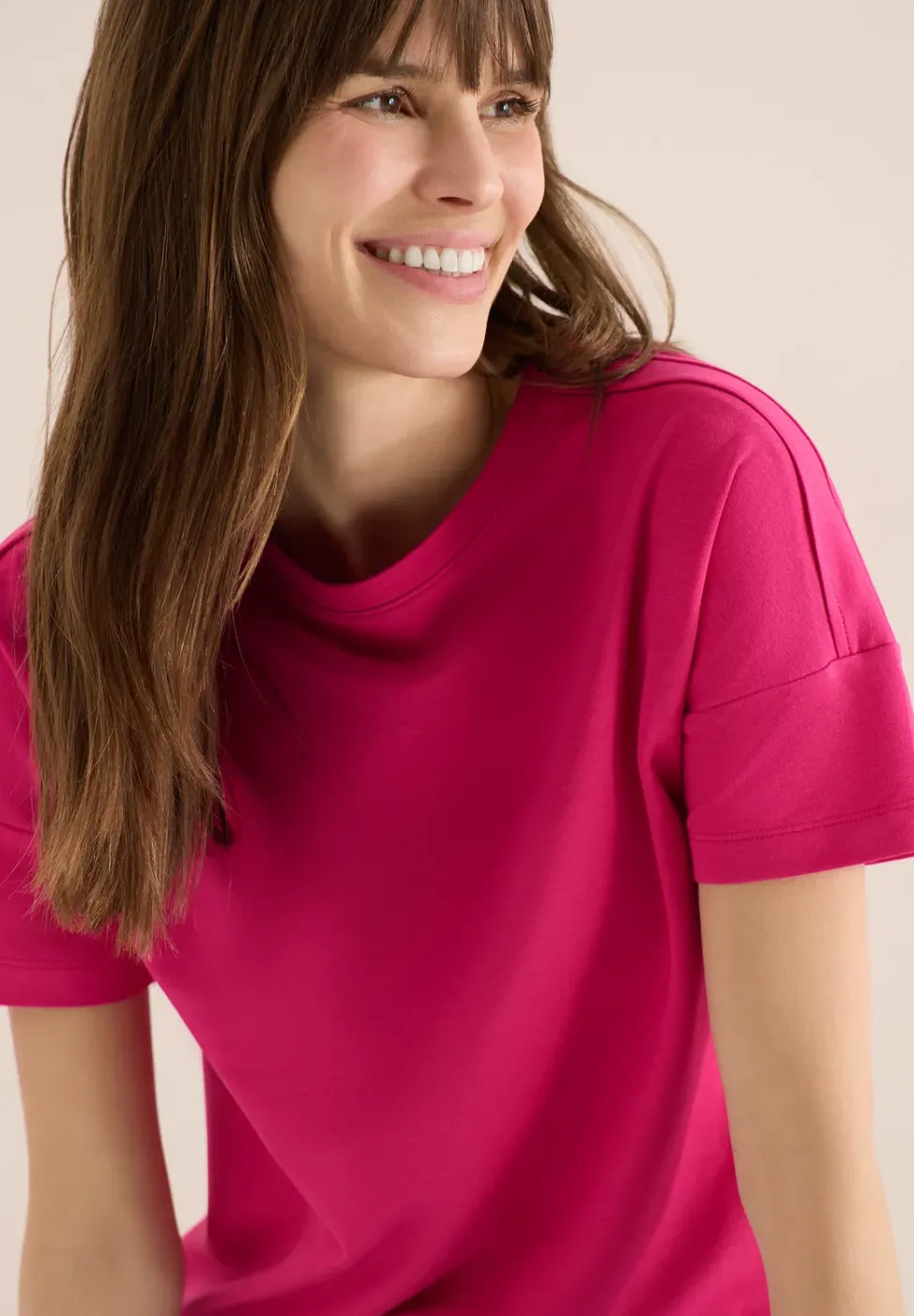 Kurzarm T-Shirt mit Schulterdetail