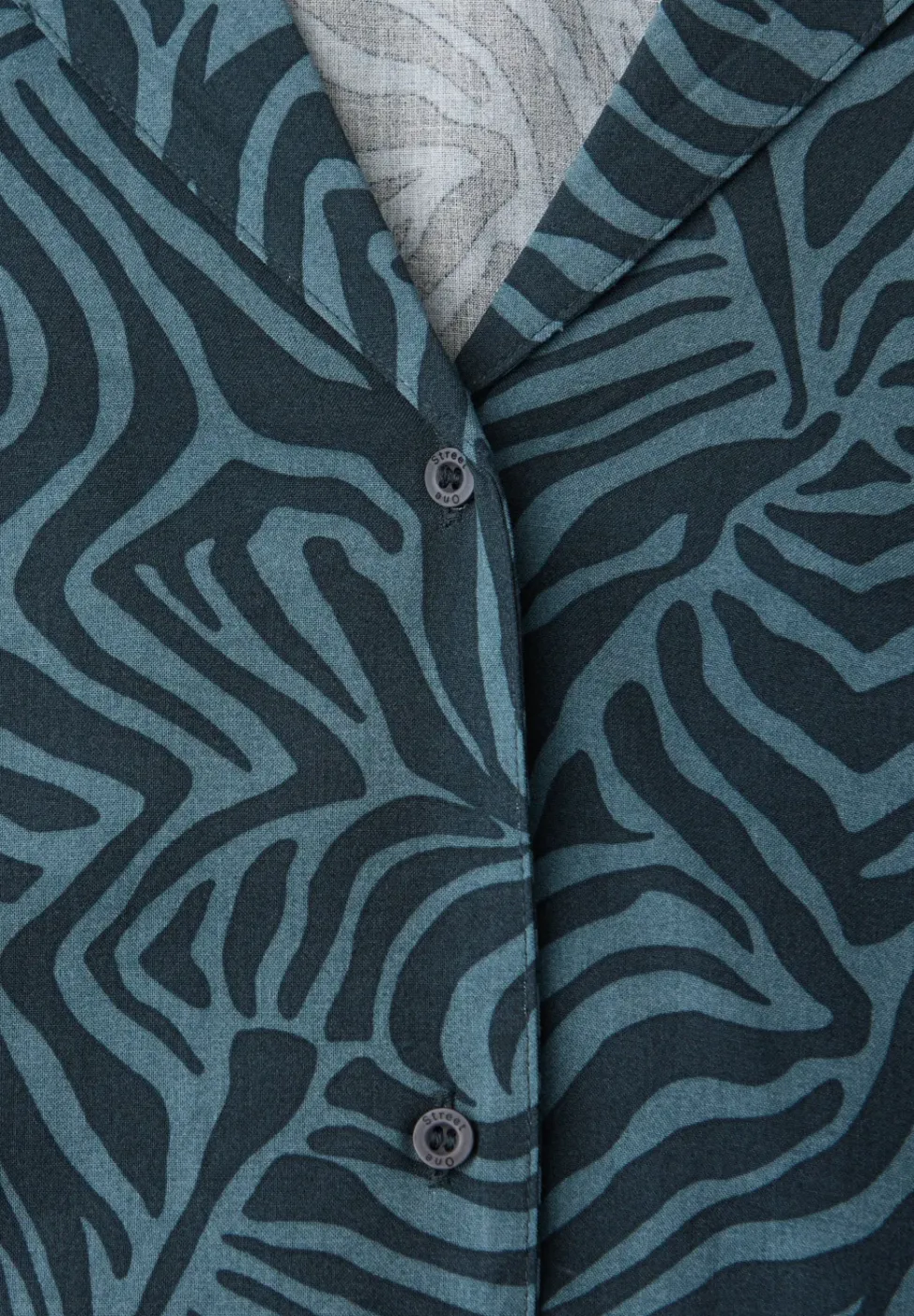Kurzarm Bluse mit Bowling-Kragen