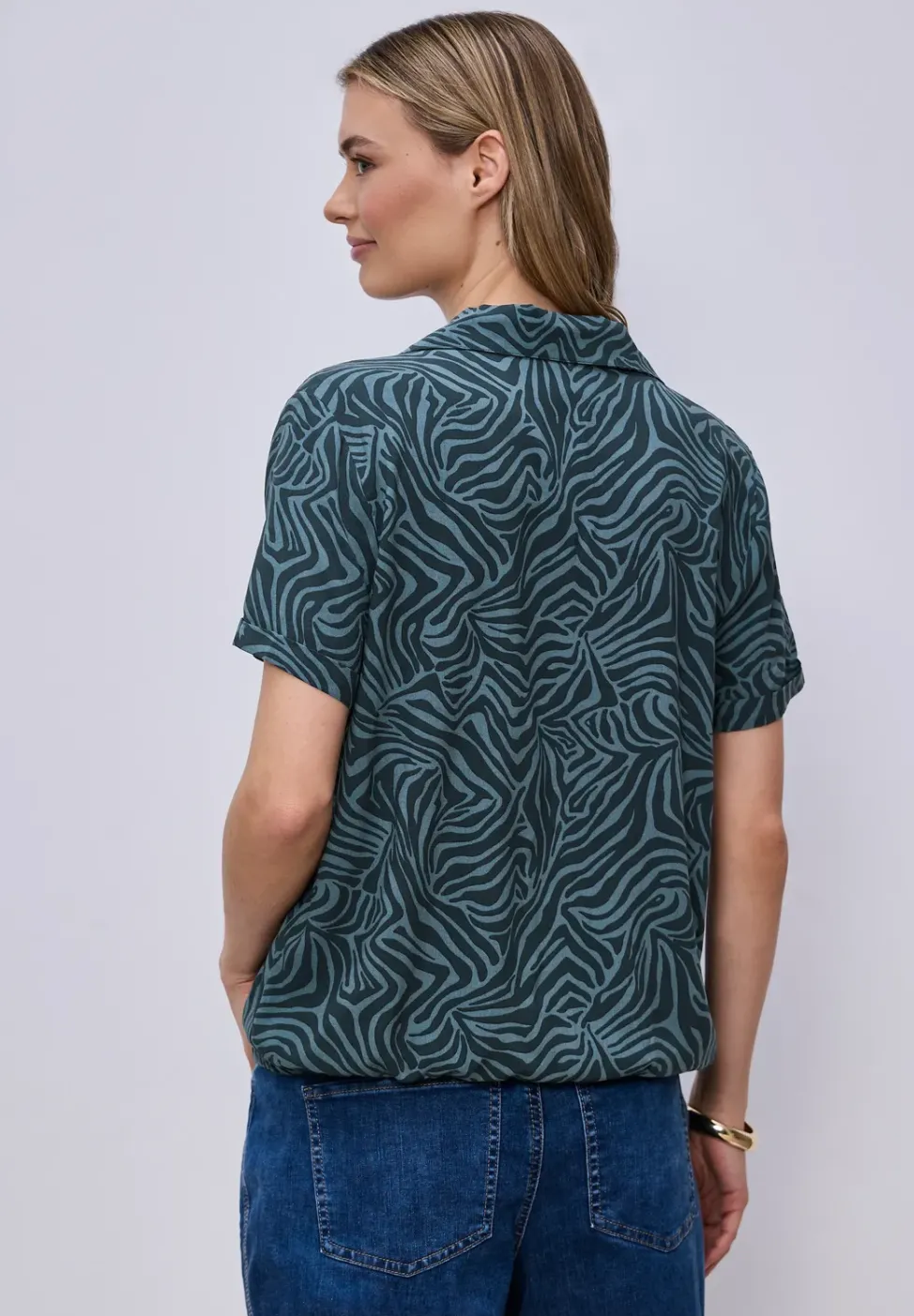 Kurzarm Bluse mit Bowling-Kragen