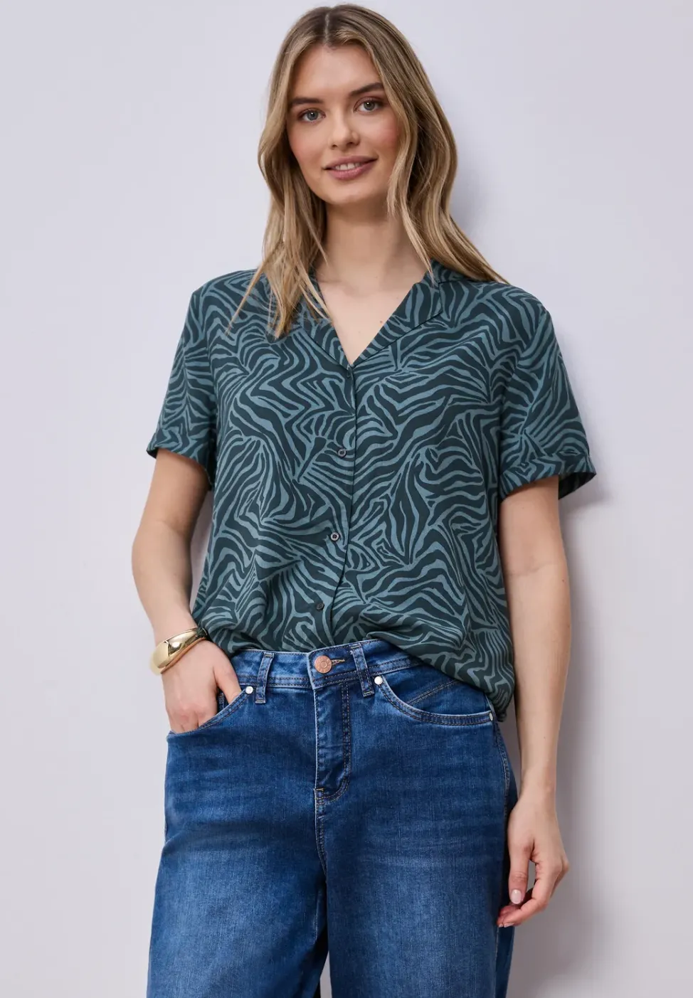 Kurzarm Bluse mit Bowling-Kragen