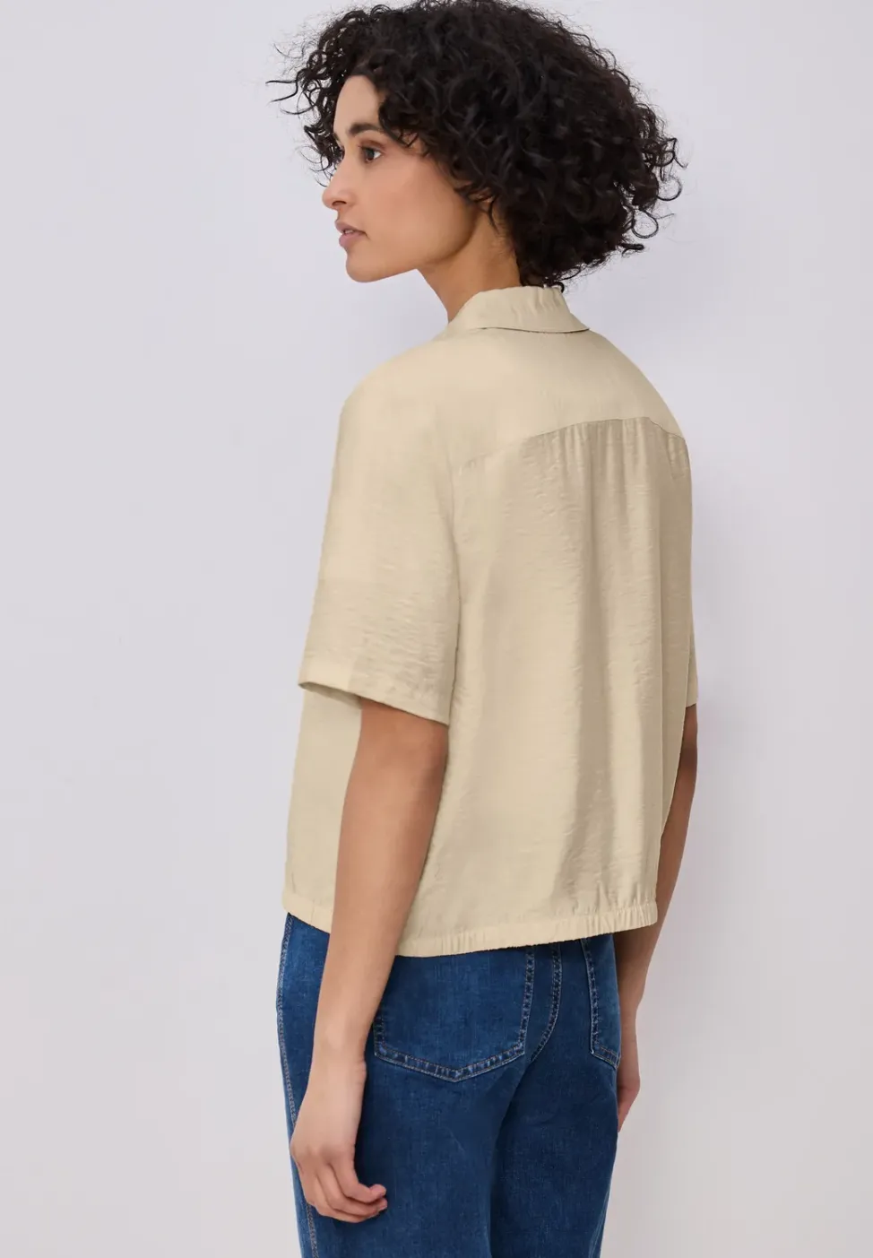 Kurzarm Bluse mit Elastiksaum