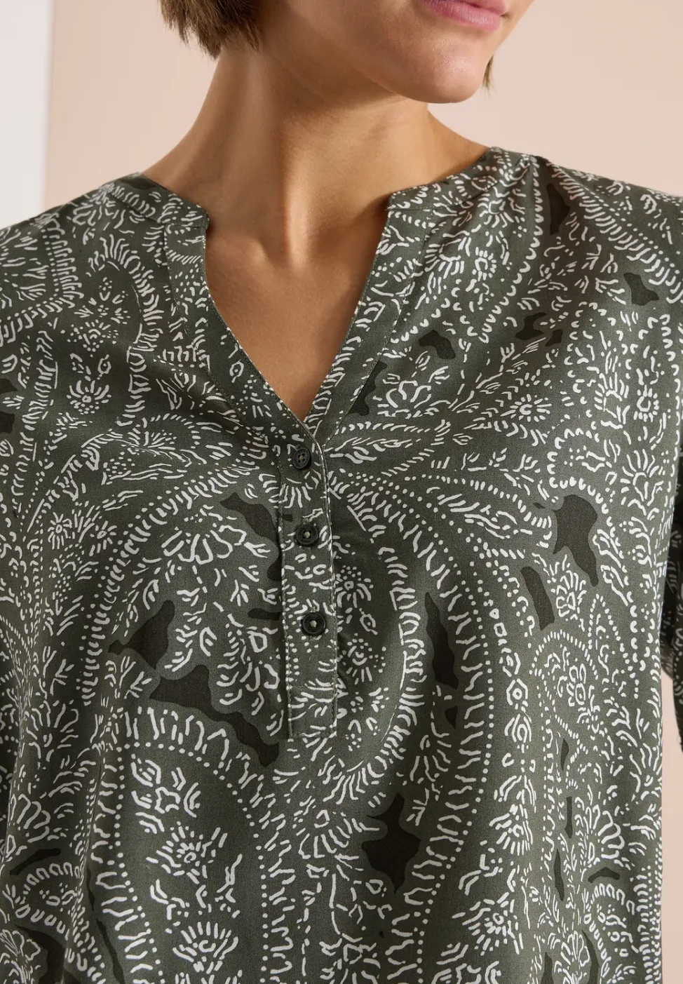Kurzarm Bluse mit Paisley Print