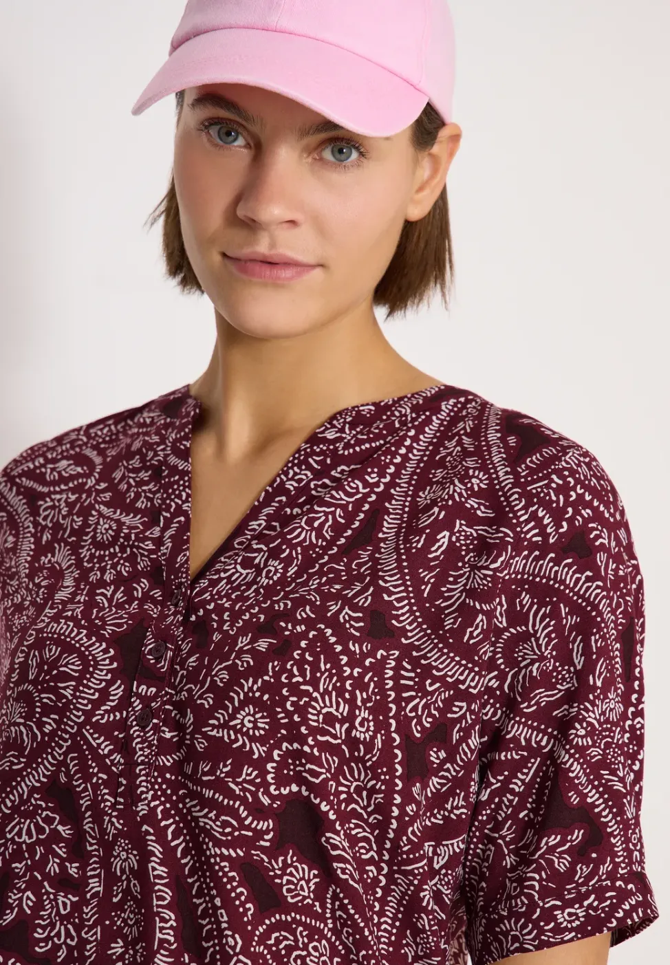 Kurzarm Bluse mit Paisley Print