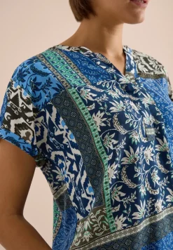 Kurzarm Bluse mit Patchwork-Print