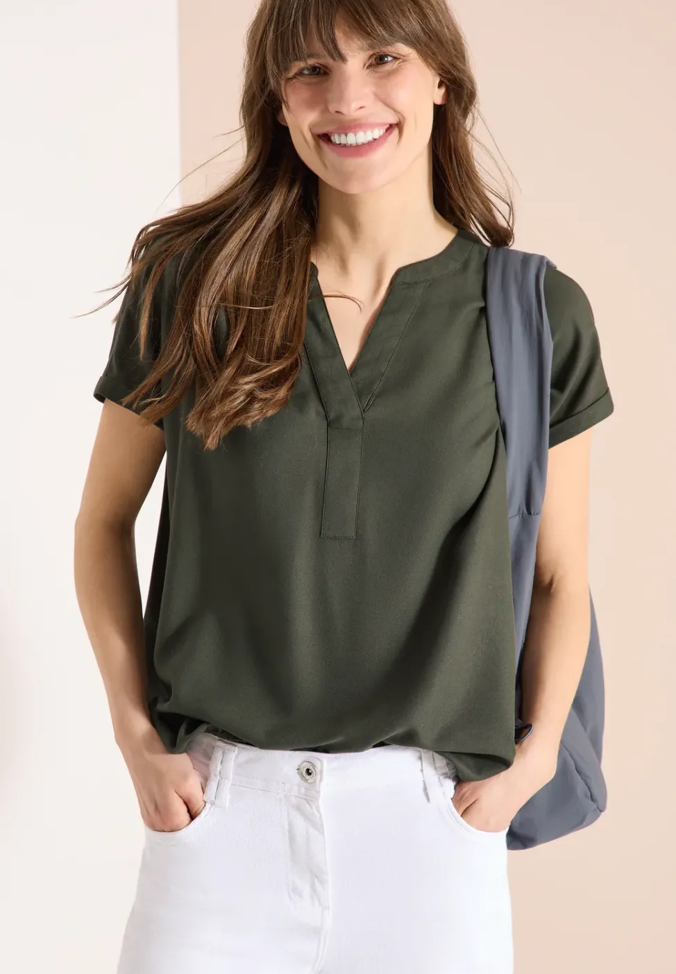 Kurzarm Bluse mit Split Neck