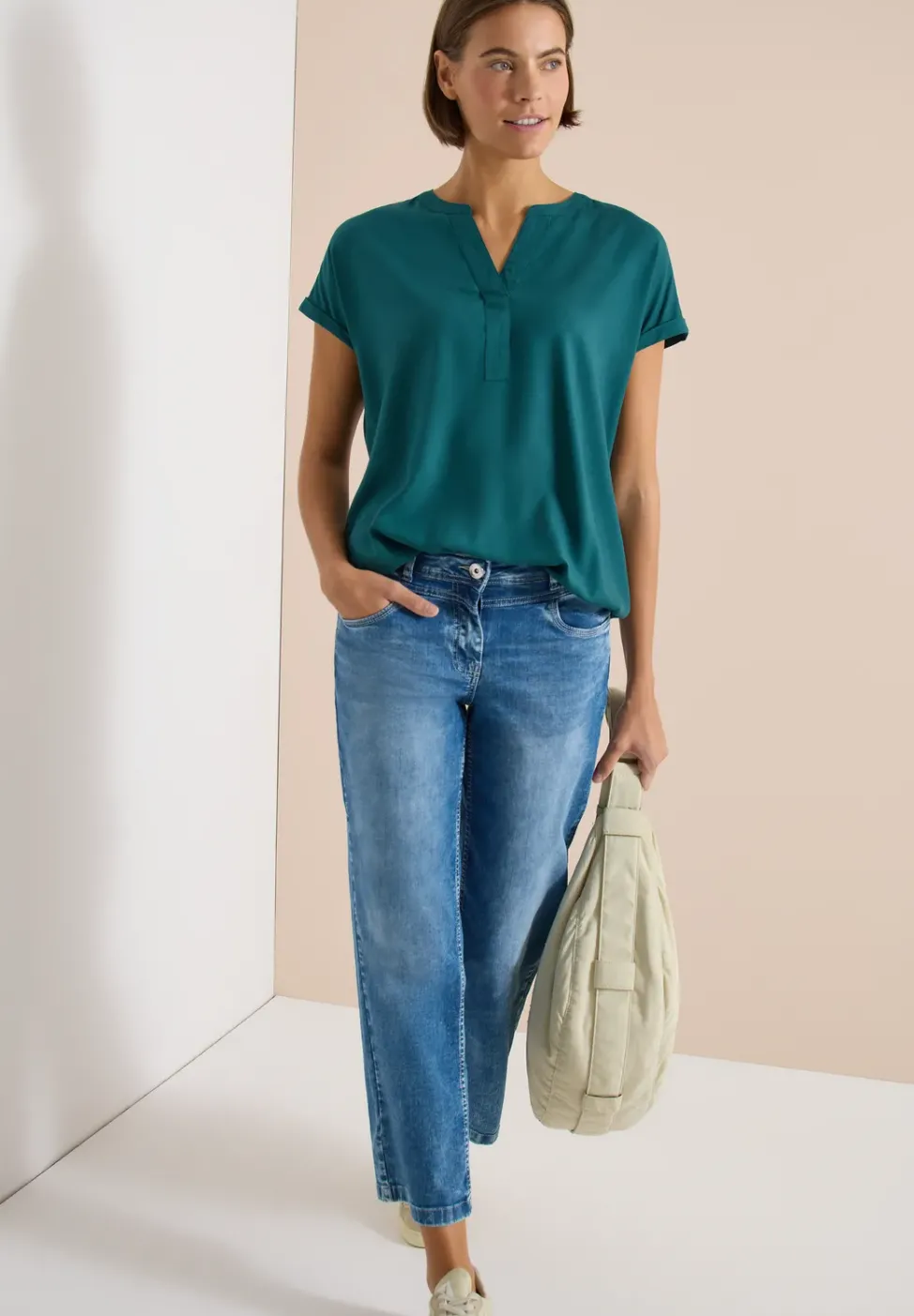 Kurzarm Bluse mit Split Neck
