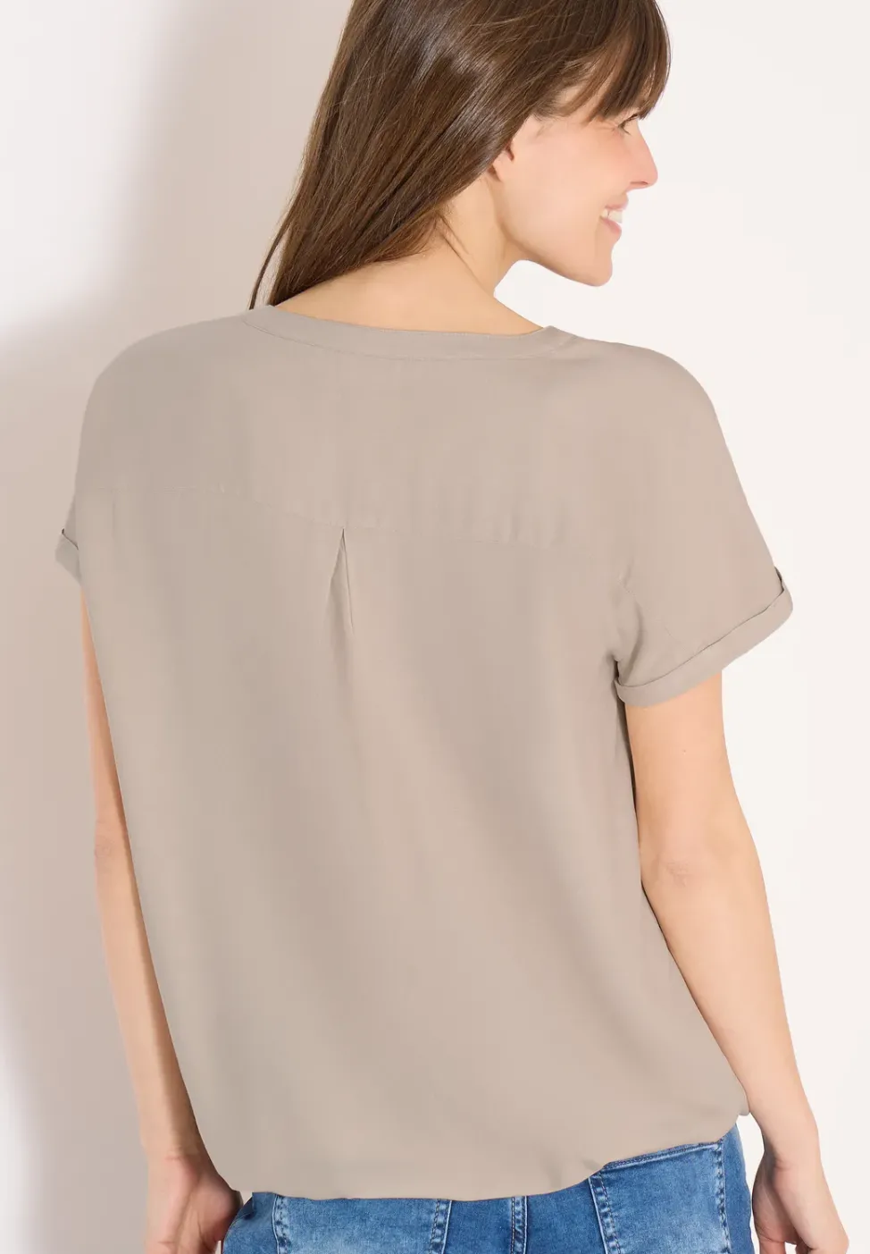 Kurzarm Bluse mit Split Neck