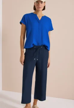 Kurzarm Bluse mit Split Neck
