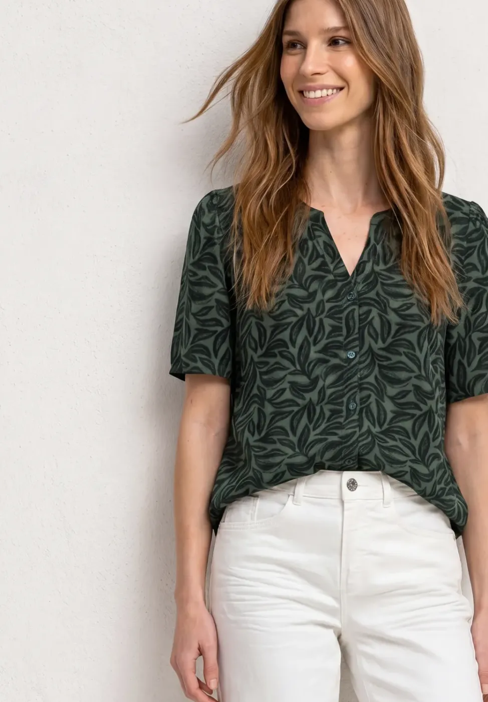 Kurzarm Bluse mit Split Neck und Knöpfen