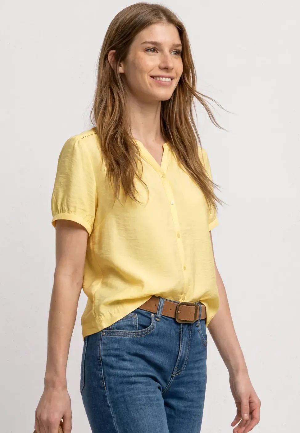 Kurzarm Bluse mit Split Neck und Knöpfen