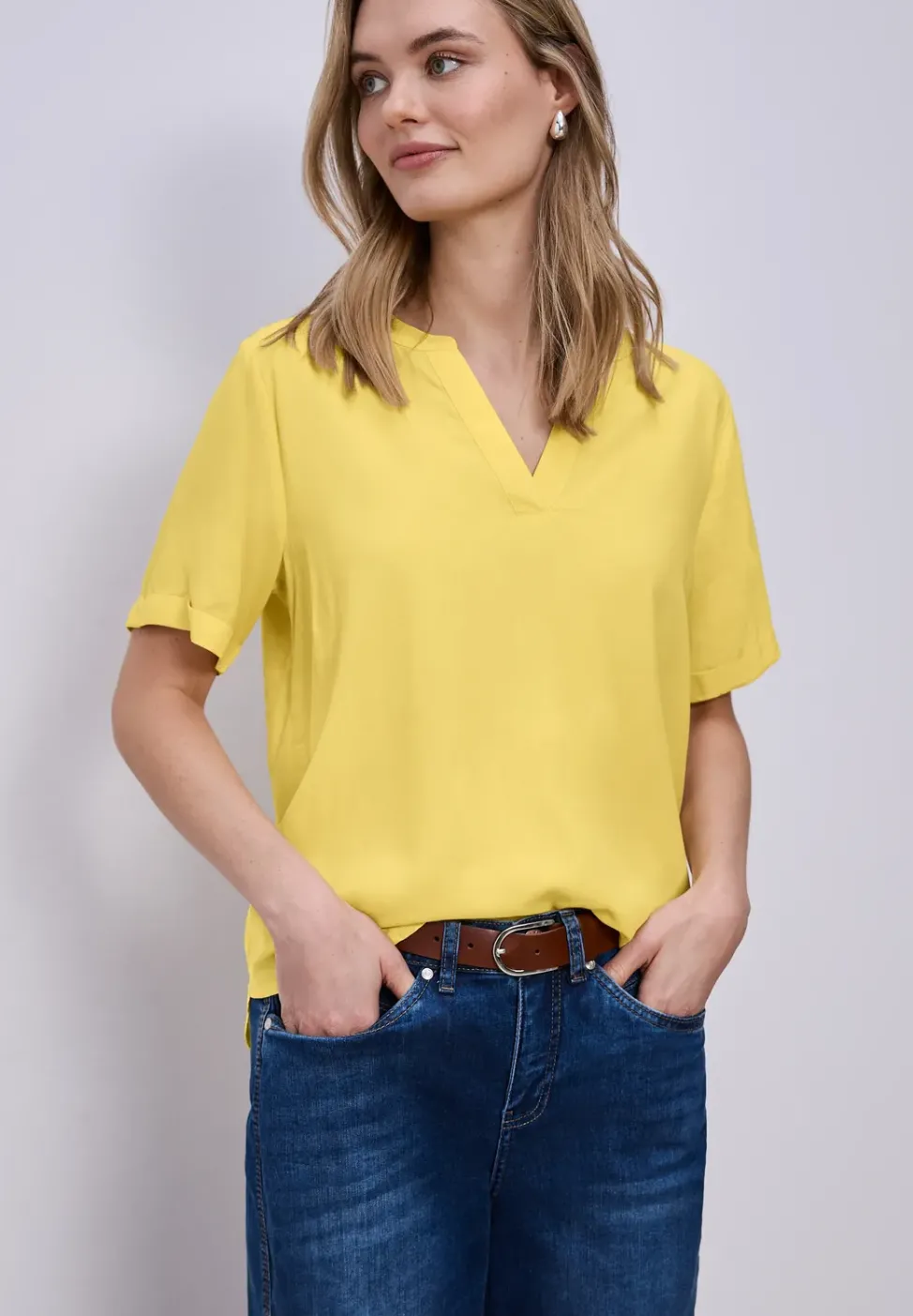 Kurzarm Bluse mit Turn-Up
