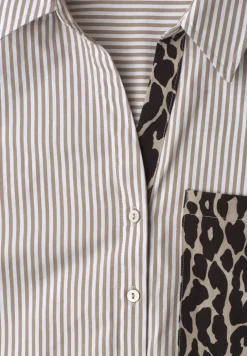 Kurzarm Hemdbluse mit Leo-Details