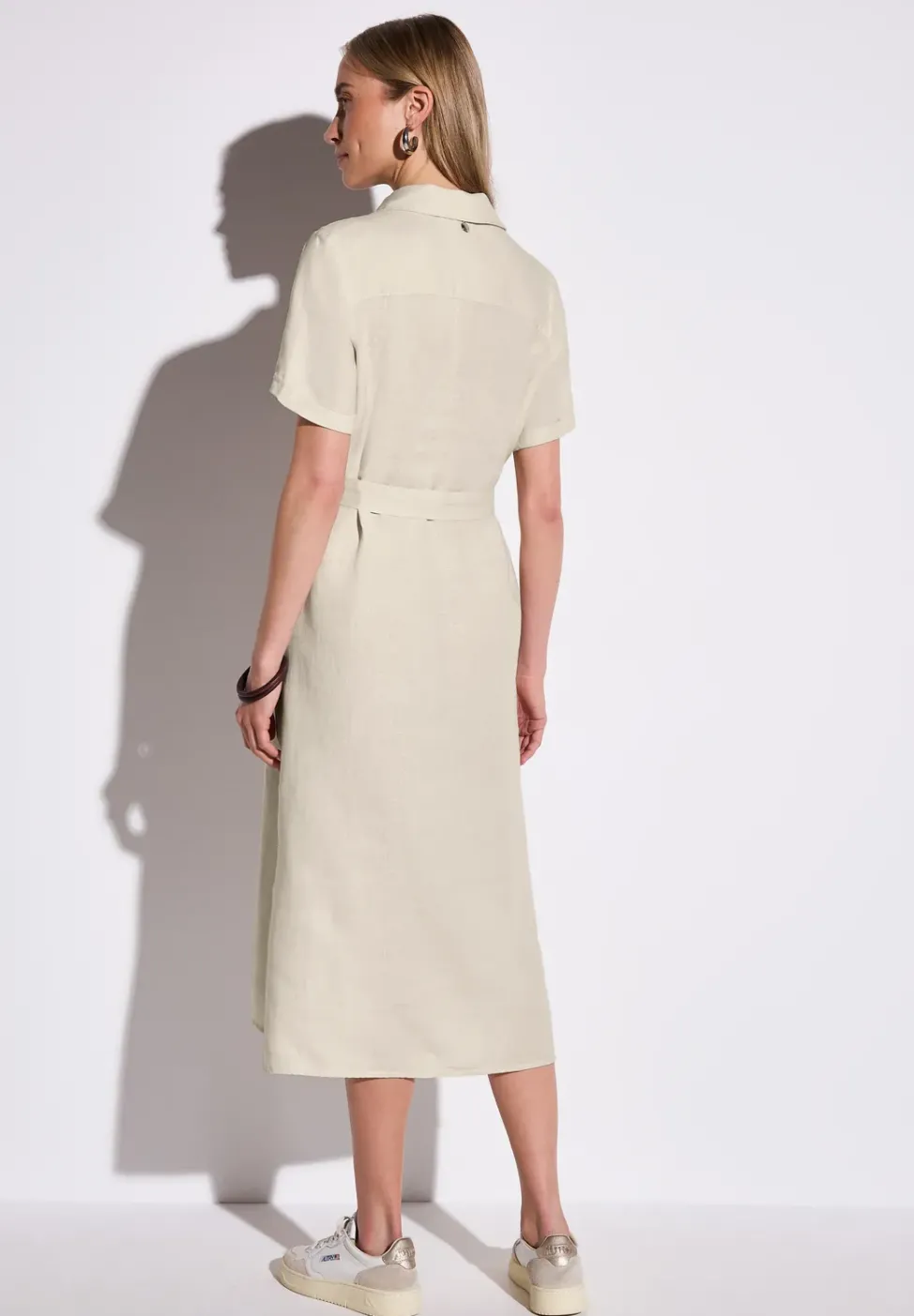 Kurzarmkleid mit Knopfleiste
