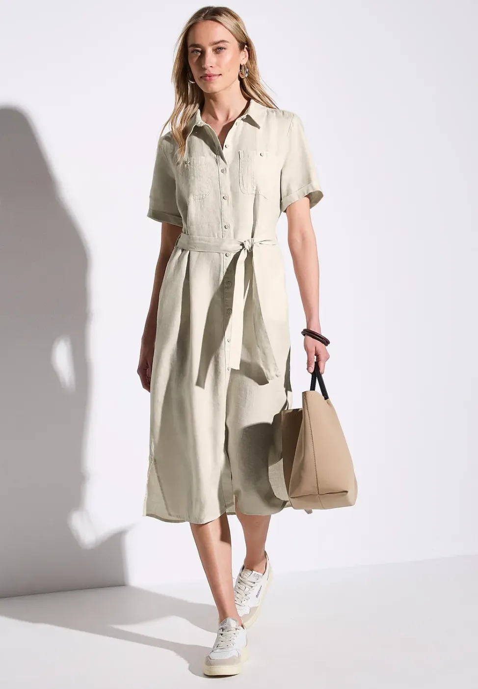 Kurzarmkleid mit Knopfleiste