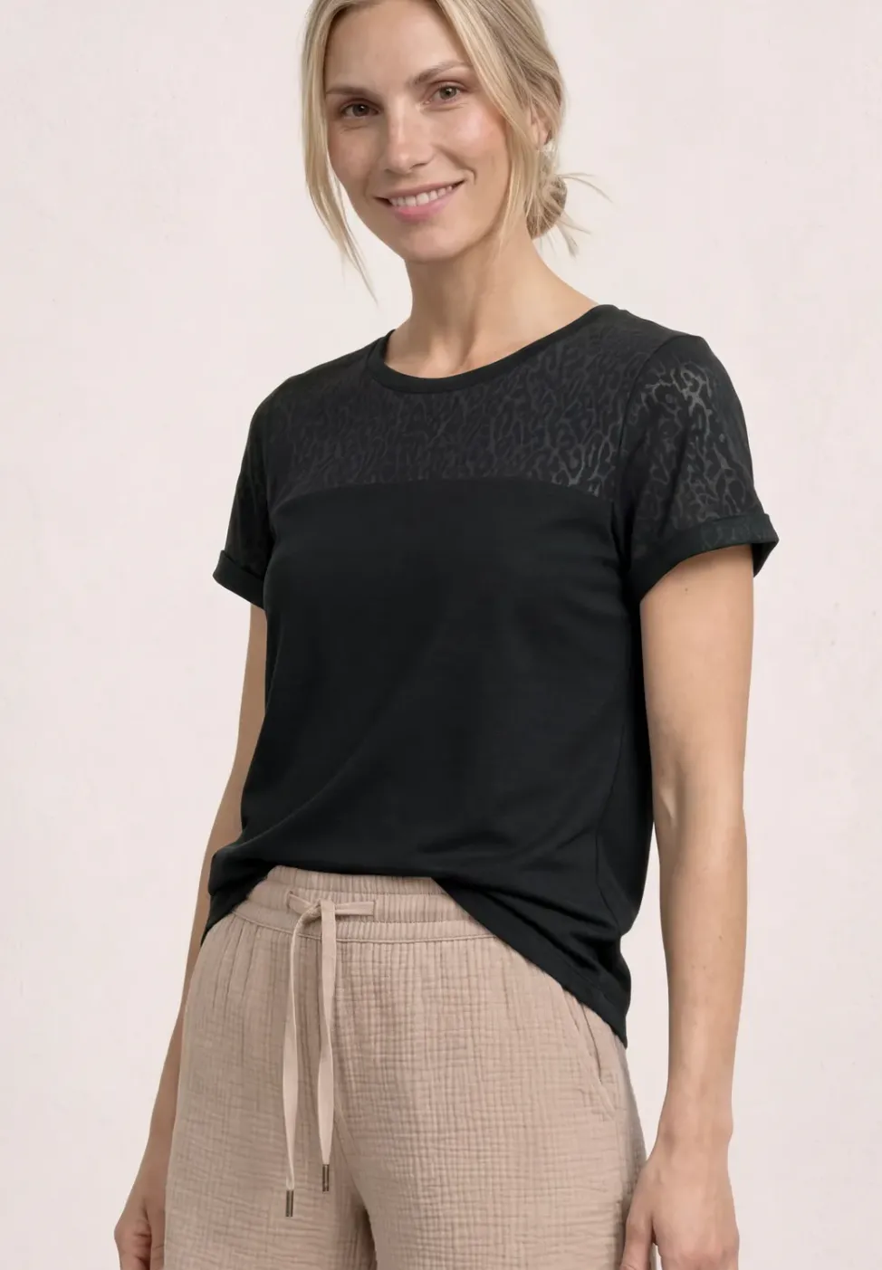 Kurzarm Shirt mit Ausbrennerdetails