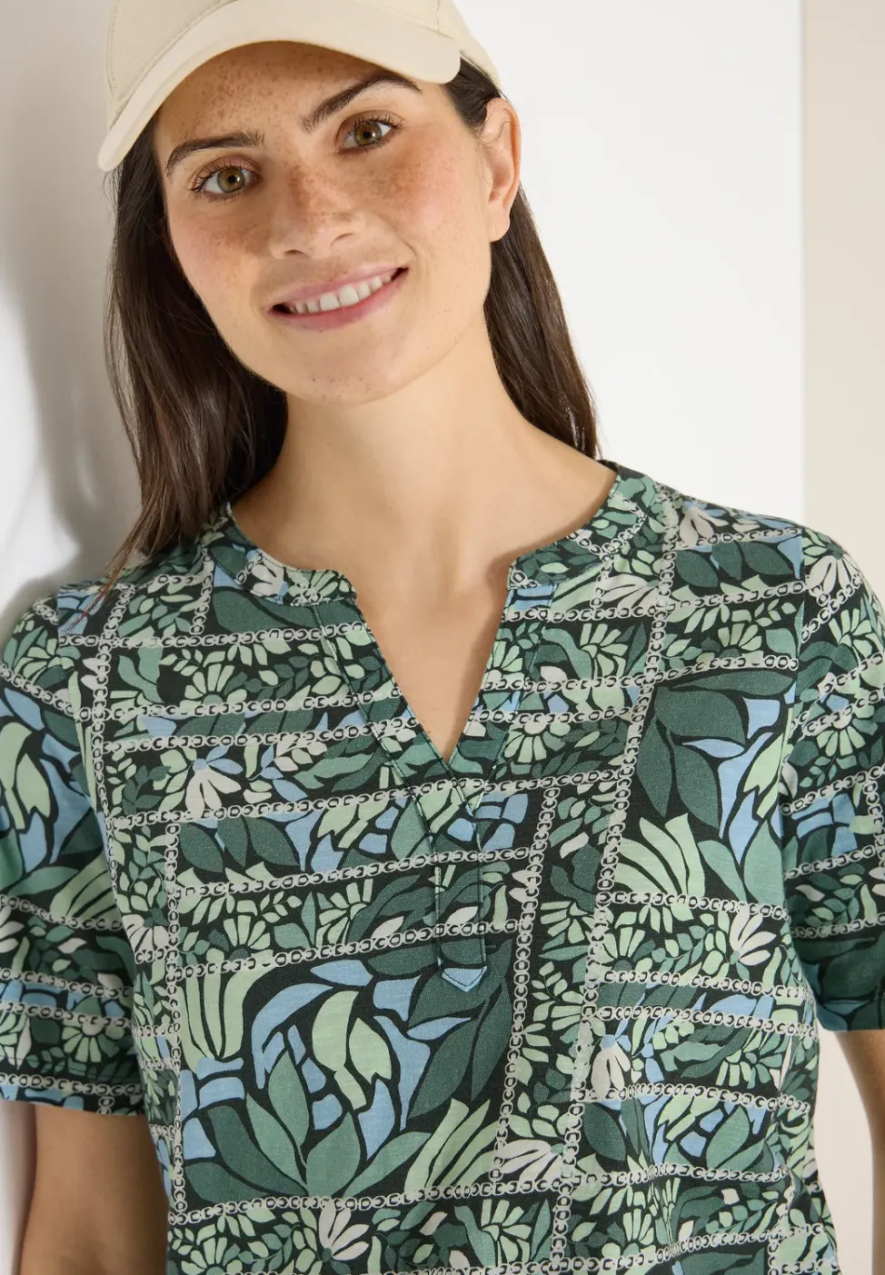 Kurzarm Shirt mit Split Neck und Print