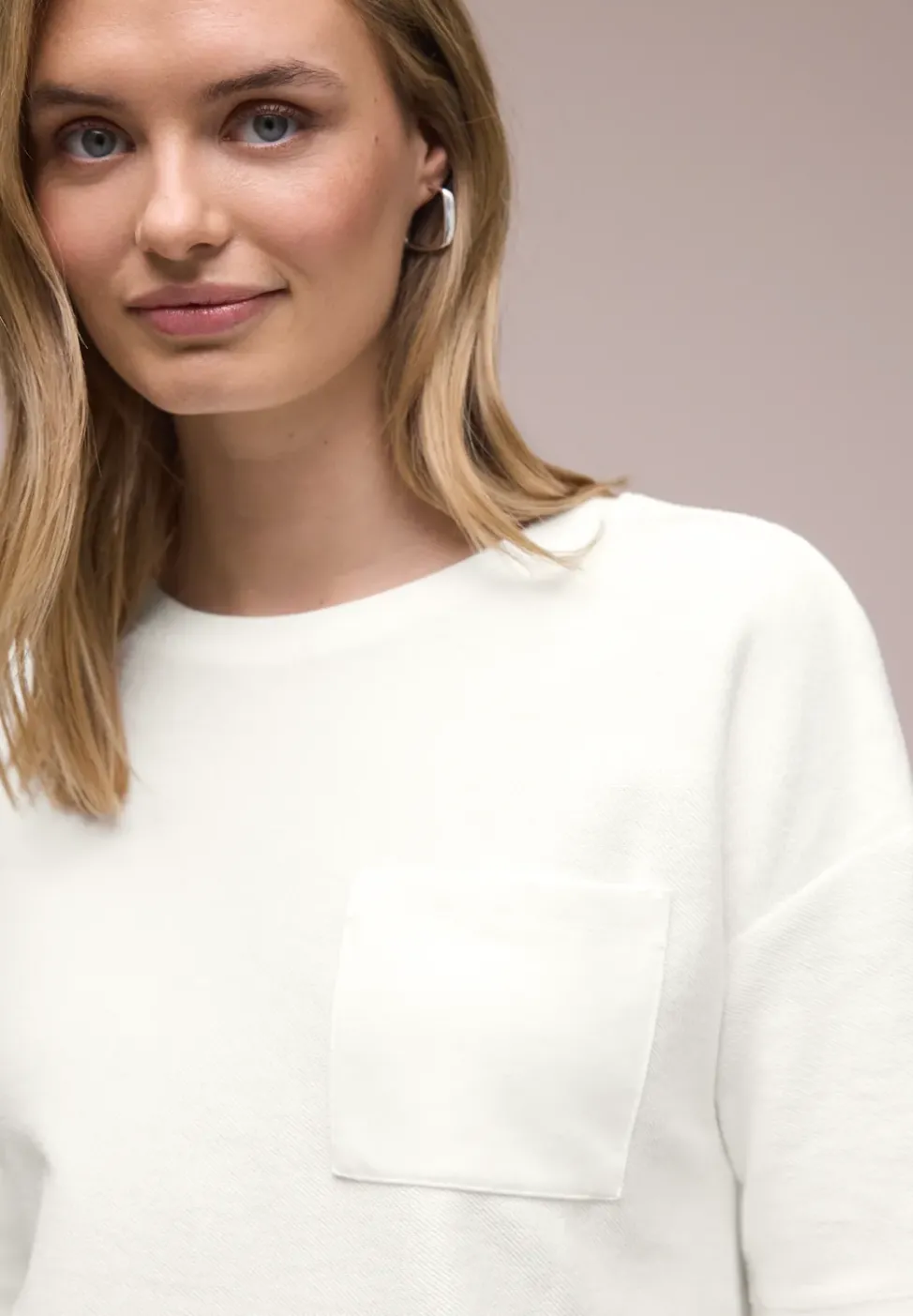 Kurzarmshirt mit Strukturmix