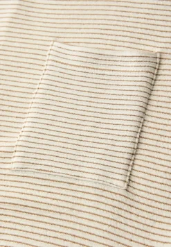 Kurzarmshirt mit Strukturstreifen