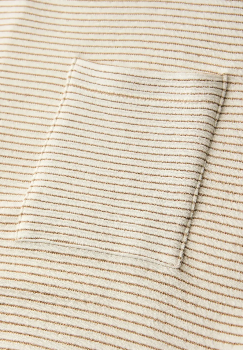 Kurzarmshirt mit Strukturstreifen