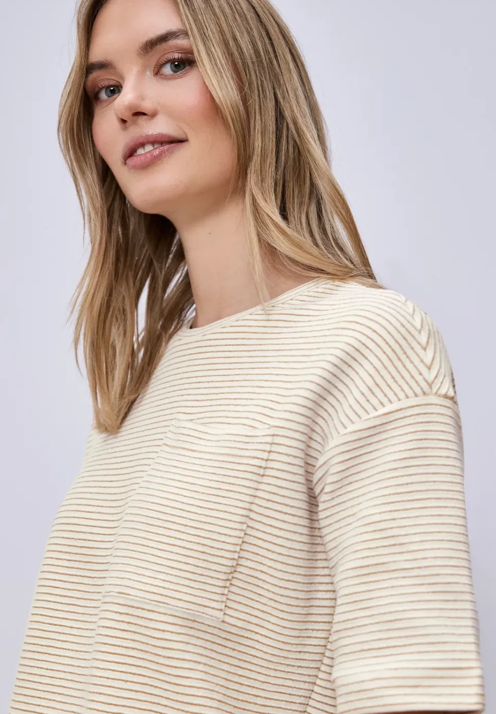 Kurzarmshirt mit Strukturstreifen