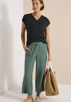 Kurzarm Shirt mit V-Neck in Unifarbe