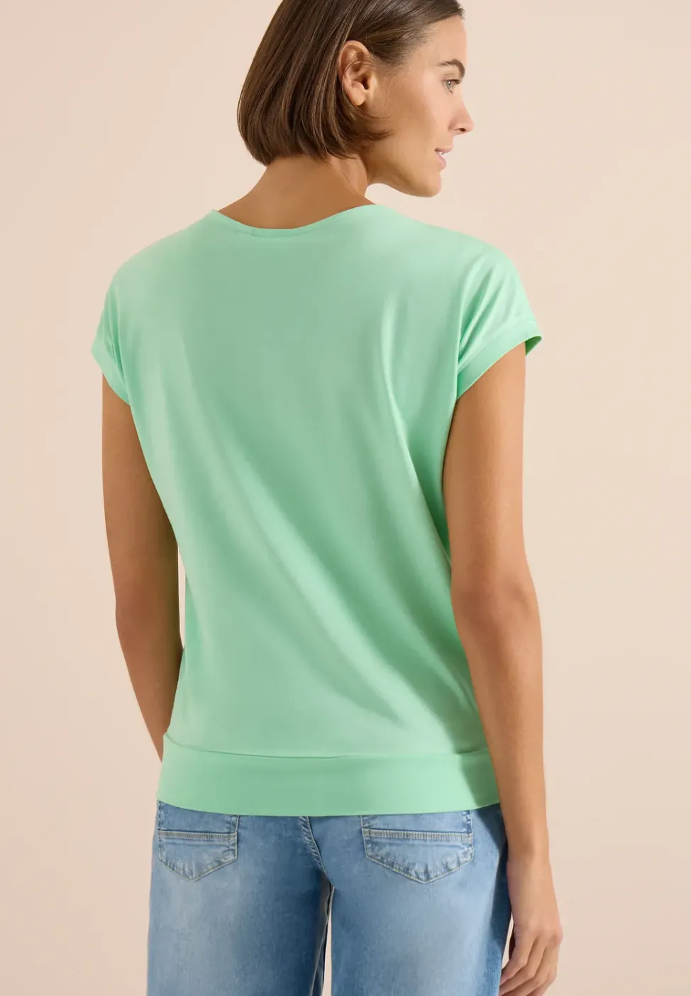Kurzarm Shirt mit V-Neck in Unifarbe