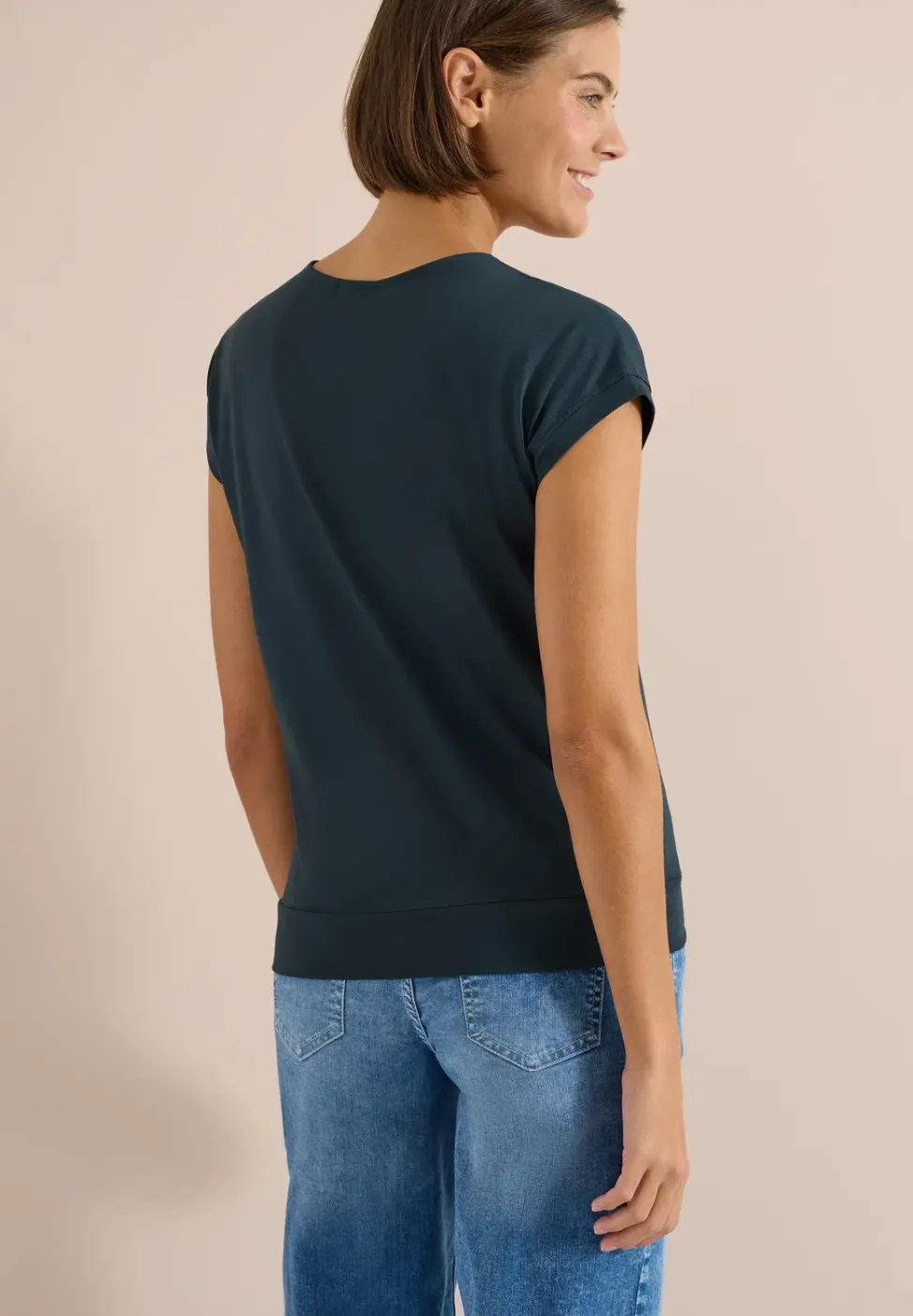 Kurzarm Shirt mit V-Neck in Unifarbe